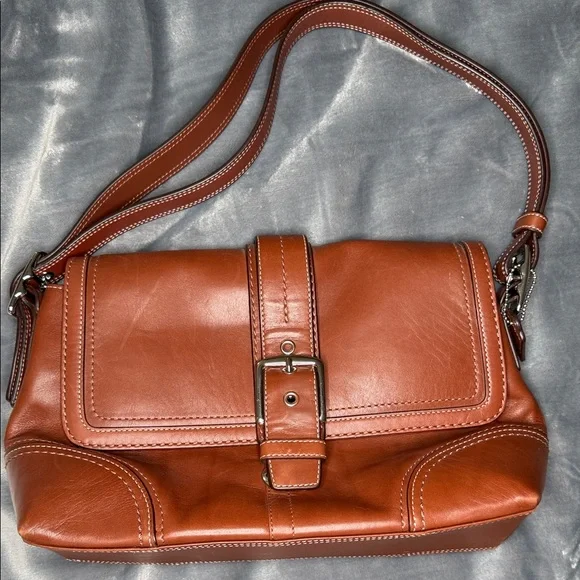 Coach Leather Shoulder Bag in Cognac Brown - Classic Women's Handbag - Picture 1 of 9